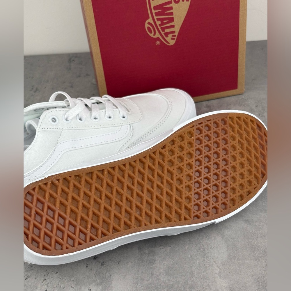 Vans women’s Brooklyn Ls Canvas Trainers All White New In Box Size 10.5 - Picture 4 of 5